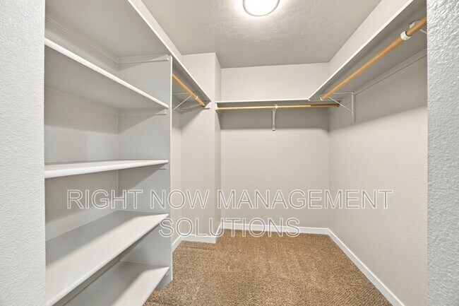 Building Photo - 10043 W Campville St