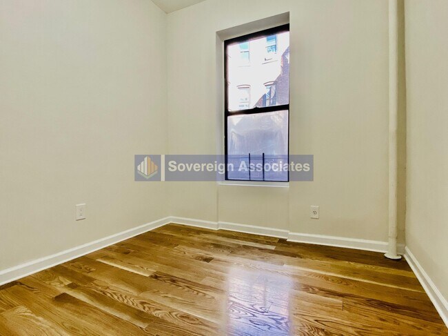 Building Photo - 109 W 105th St
