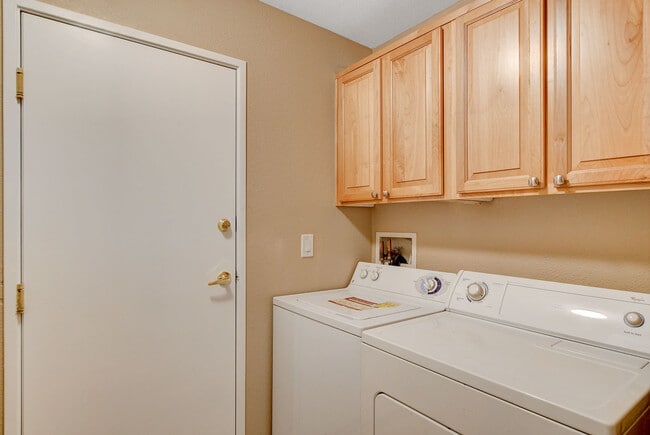 Building Photo - 6733 Lookout Lodge Ln