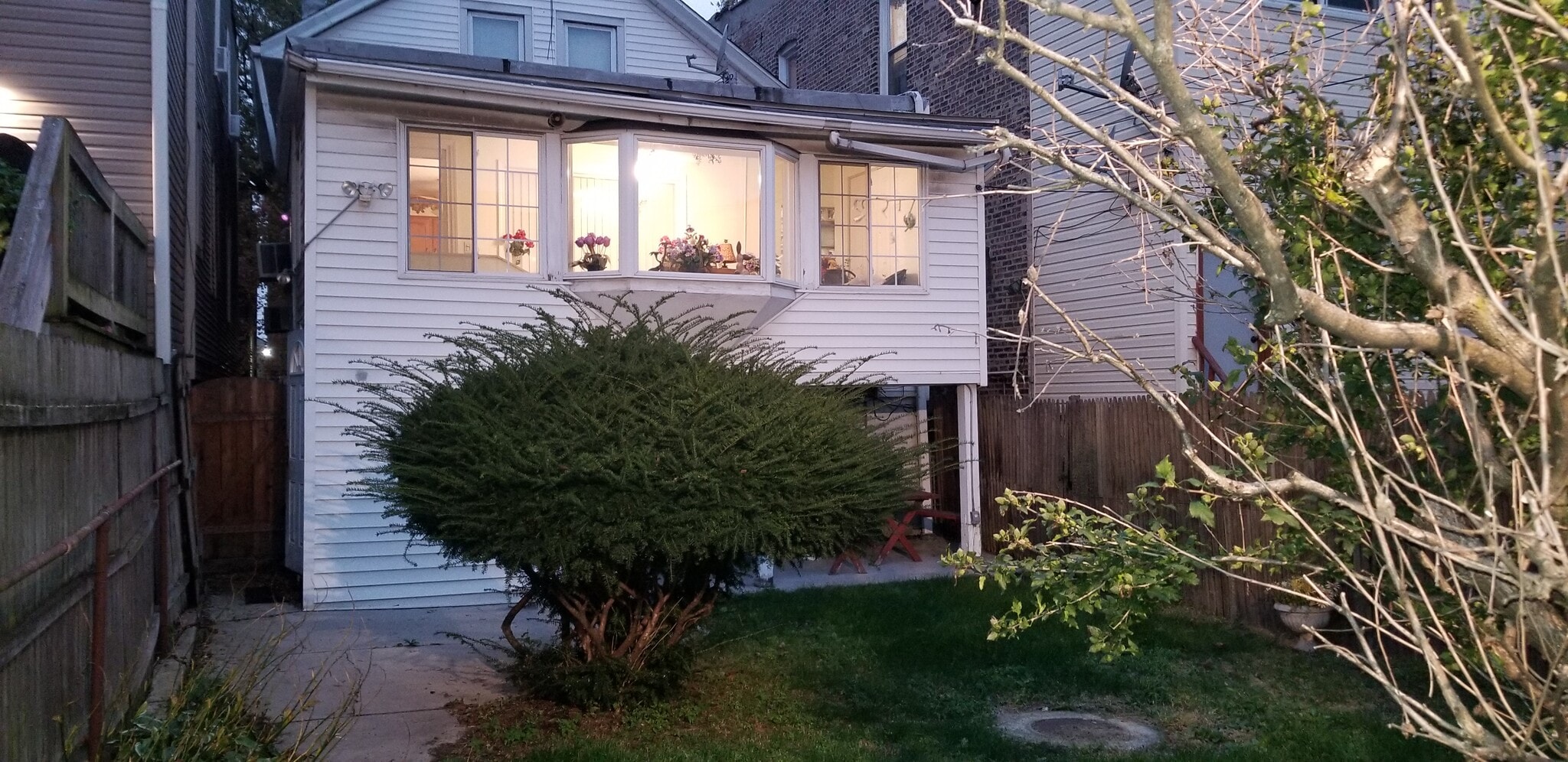 Building Photo - 2737 S Princeton Ave