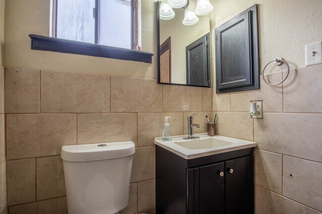 Building Photo - 1980 Buchanan Ave