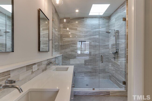 Building Photo - 420 Chavis Way
