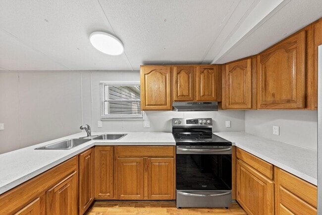 Building Photo - 700 Persimmon St