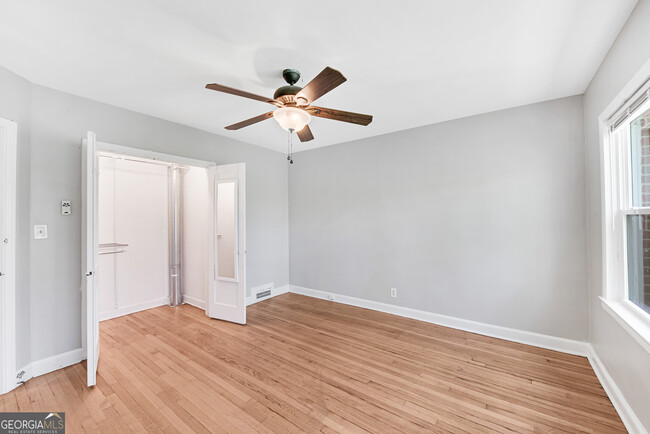 Building Photo - 1194 Spring Valley Ln NE