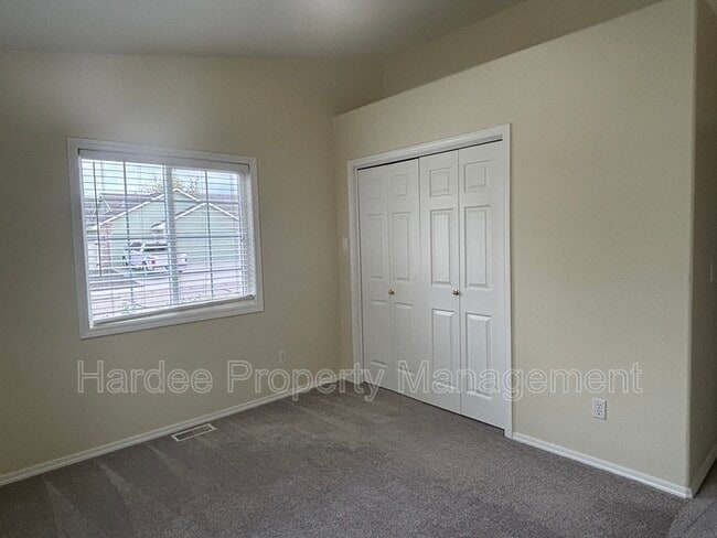 Building Photo - 2252 N Oconner Ave