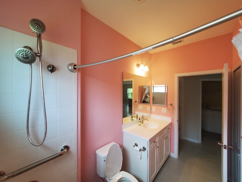 Building Photo - 276 Carlino Dr