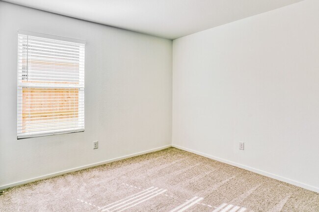 Building Photo - 737 Magnolia Creek Dr