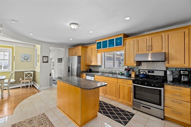 Building Photo - 23 Oceanside Dr