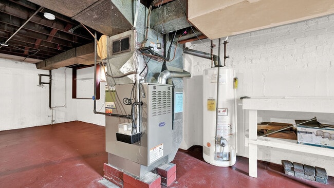 Building Photo - 5542 S Neva Ave