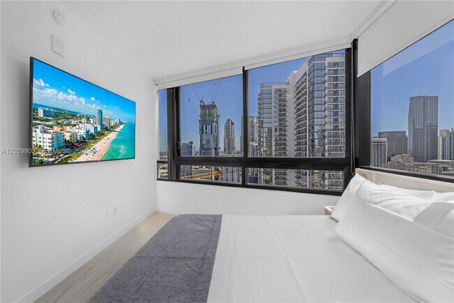 Building Photo - 225 N Miami Ave