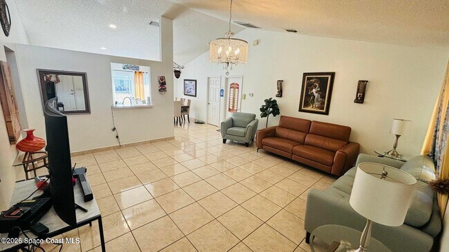 Building Photo - 815 Tyrol Ave NW