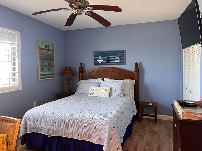 Building Photo - Venice, FL 2BR/2BA Condo in a Gated, Gulf front Community