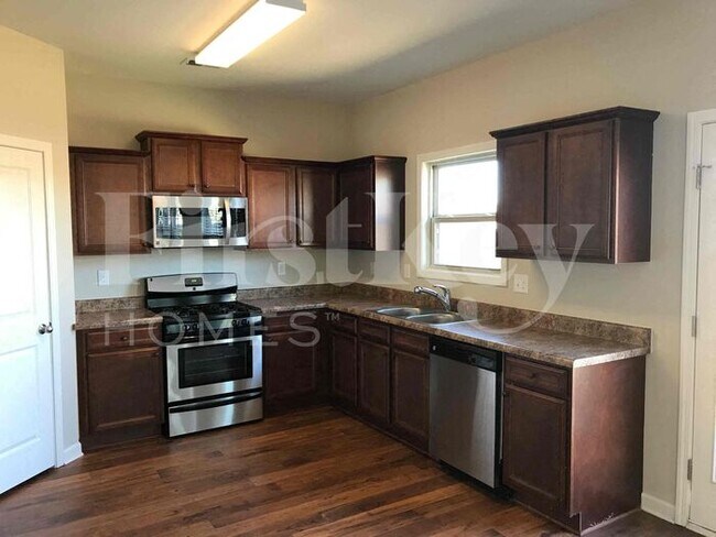 Building Photo - 3861 Cameron Trail SE