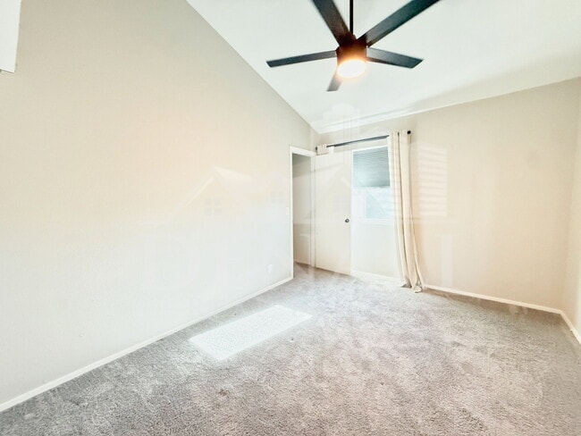 Building Photo - 1114 S Surfside Dr