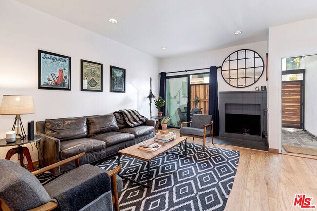 Building Photo - 1133 24th St