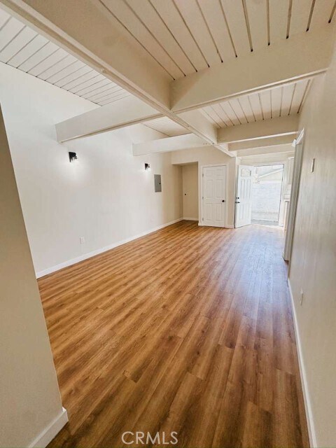 Building Photo - 11571 Archwood St