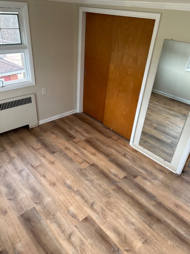 Building Photo - 617 Independence Dr