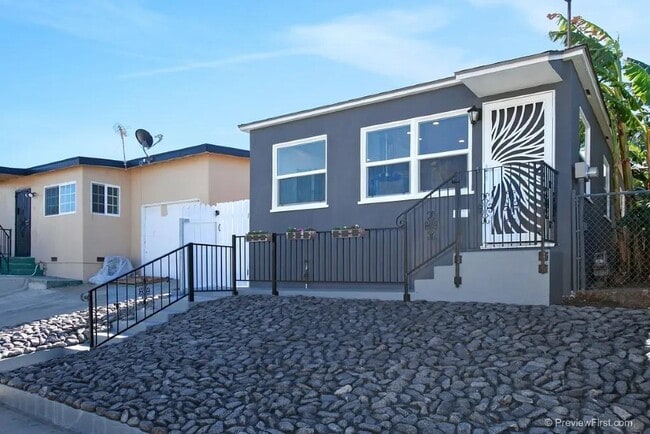 Primary Photo - 3739 Ocean View Blvd
