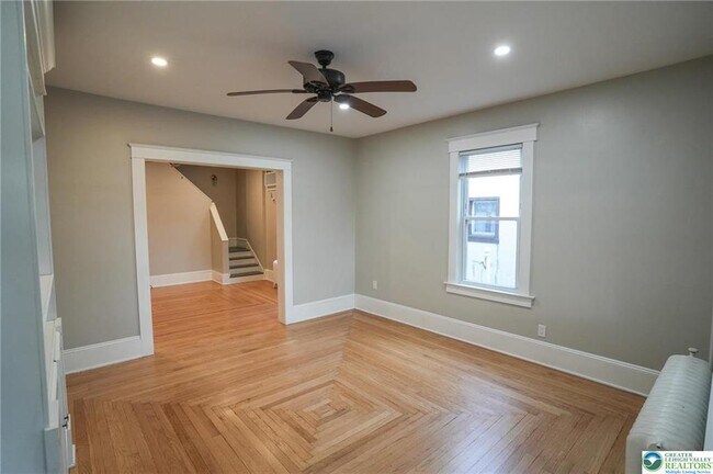 Building Photo - 628 Coal St