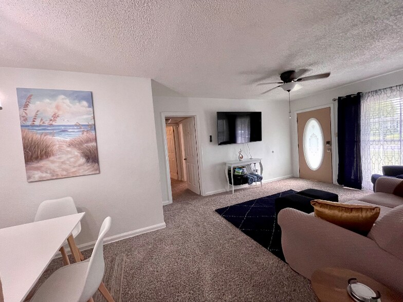 Building Photo - 193 E Highland Dr