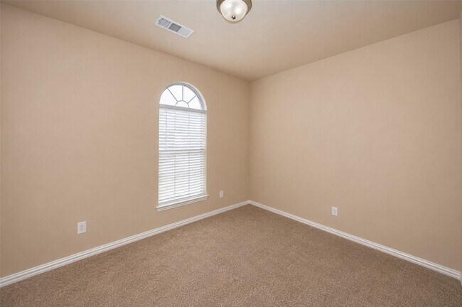 Building Photo - 356 Emerald Creek Dr
