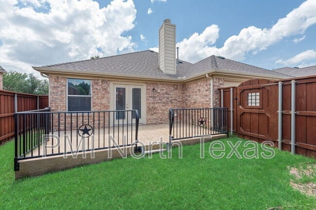 Building Photo - 12608 Red Hawk Dr