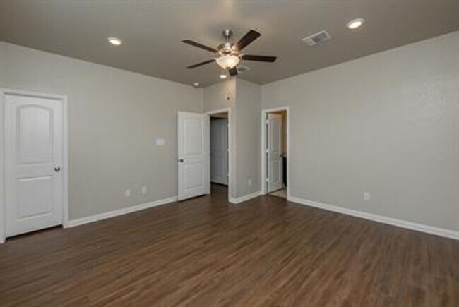 Building Photo - 1551 Case Rd