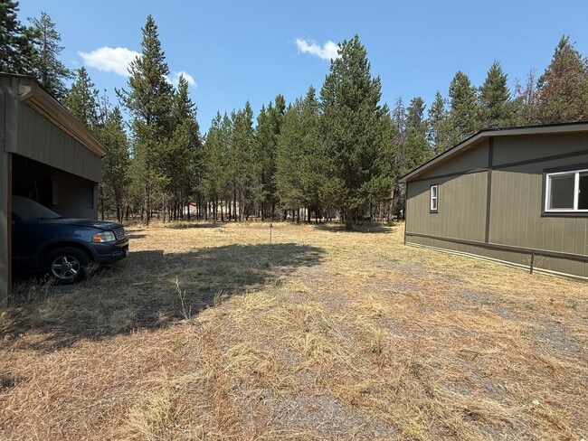 Building Photo - Newly Remodeled 3 Bedroom Home