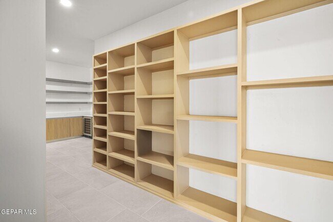 Building Photo - 11337 Ardelle Ave