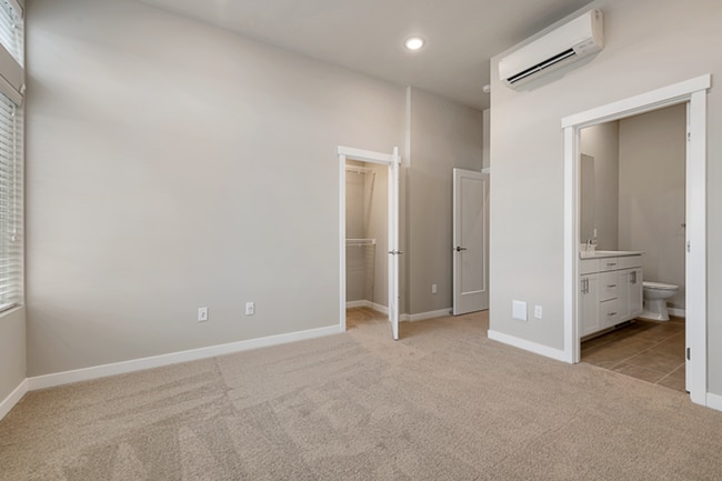 Building Photo - Modern 2-Bedroom Townhome in Kenmore Balbirnie Park