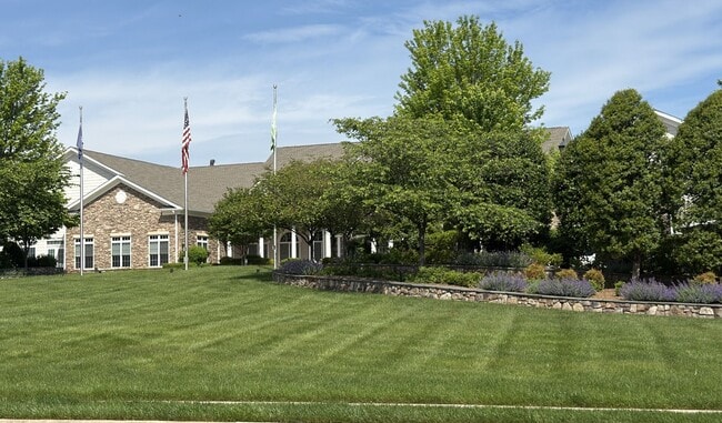 Building Photo - 3 Bedroom, 2.5 Bath, Loft, 2-Car Garage Ho...