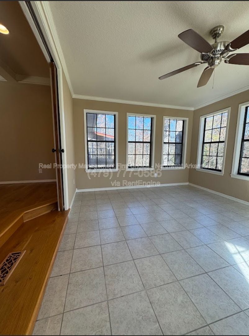 Building Photo - 23 N Howard Pl