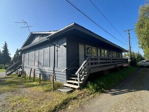 Building Photo - 2301 Roosevelt Dr