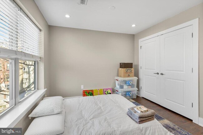 Building Photo - 834 N 19th St