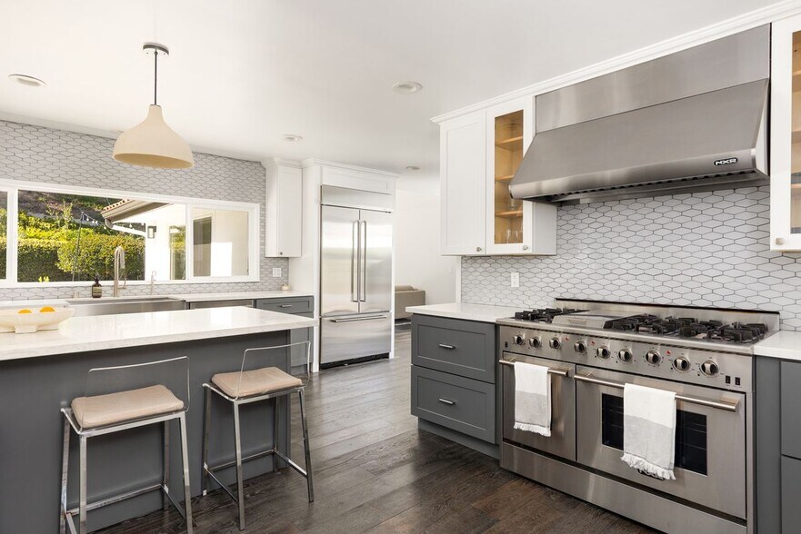 Building Photo - 23296 Park Ensenada