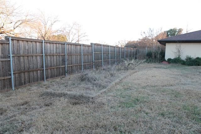 Building Photo - 1701 Midcrest Dr