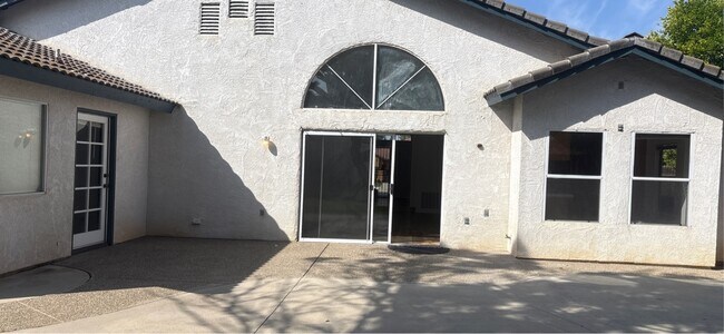Building Photo - 735 Bliss Ave