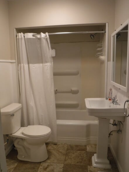 Building Photo - 2816 Sherman Ave