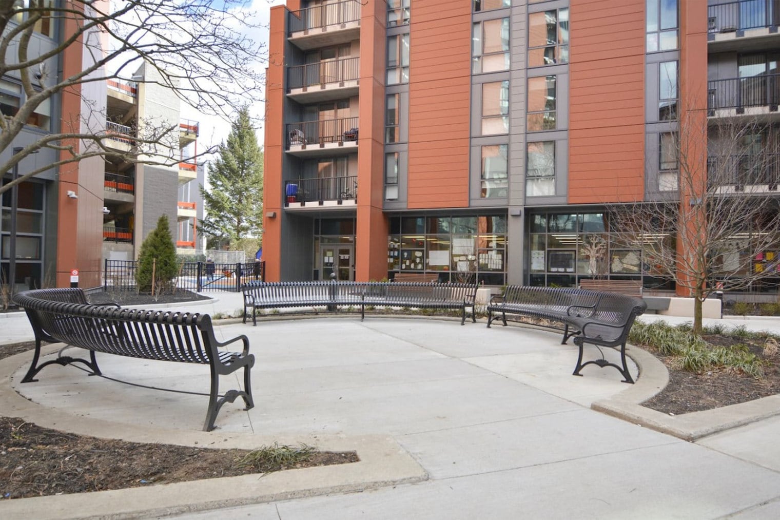 Building Photo - 812 Memorial Dr