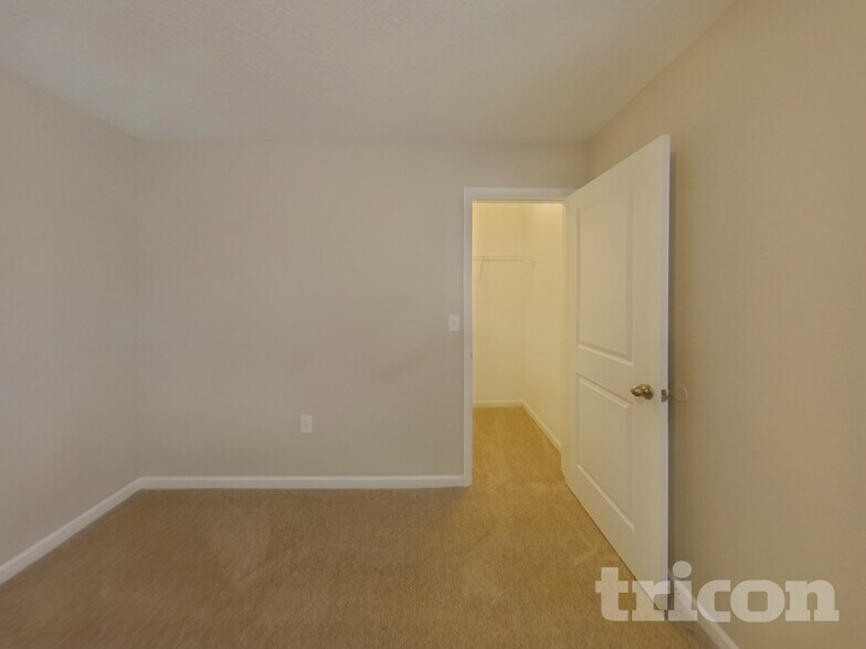 Building Photo - 15619 Merlin Ave