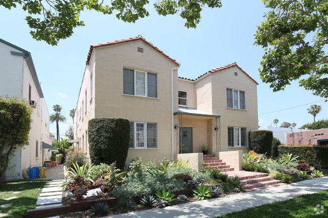 Primary Photo - 419 S Oakhurst Dr