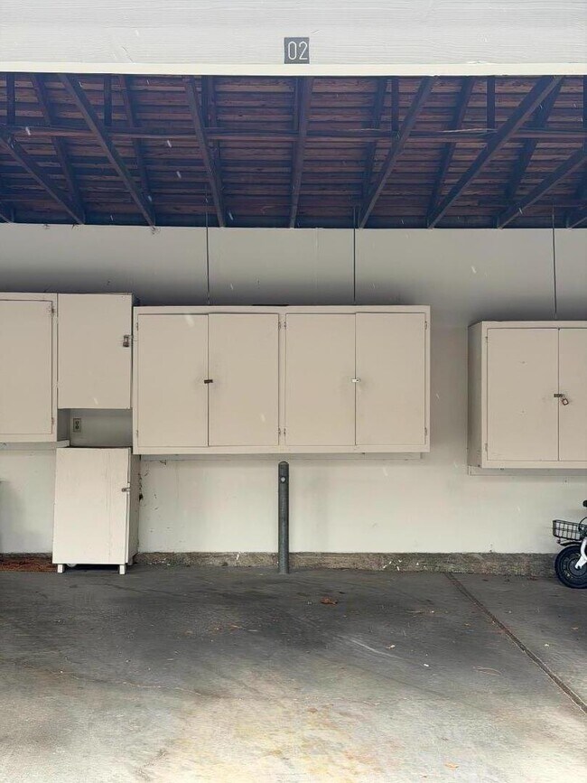 Building Photo - 5302 Cribari Heights