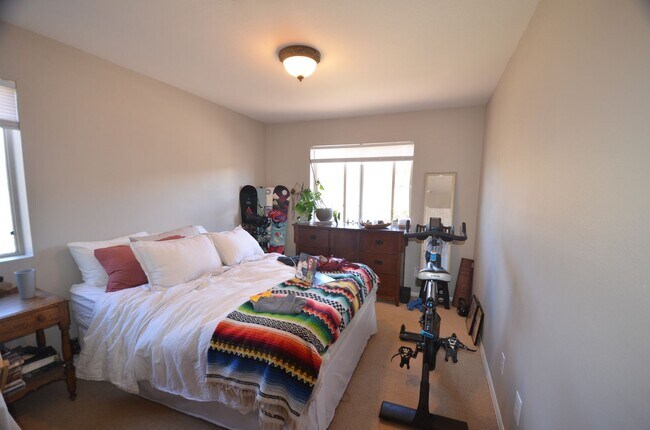 Building Photo - HEAT INCLUDED! Summer Only Rental!  Move in special!
