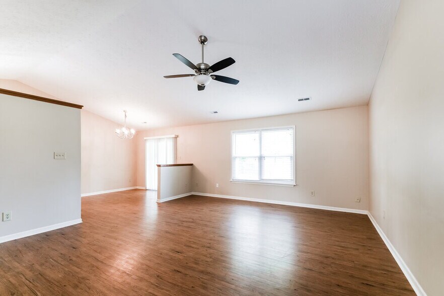 Building Photo - 5508 Pine Hill Dr