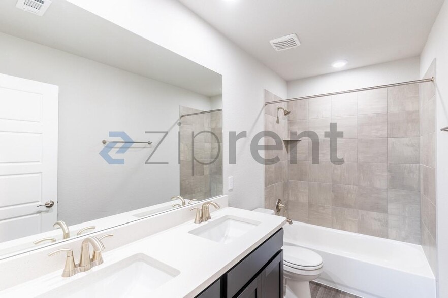 Building Photo - 205 Ethan Run