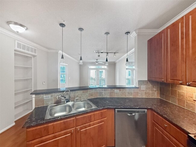 Building Photo - 1711 Old Spanish Trl