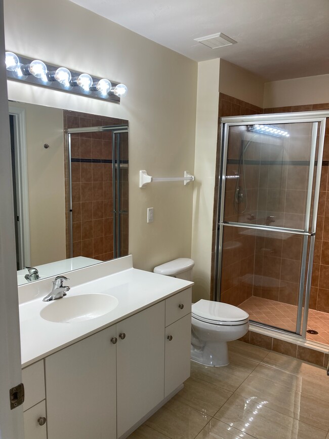 Building Photo - 432 Airport Rd