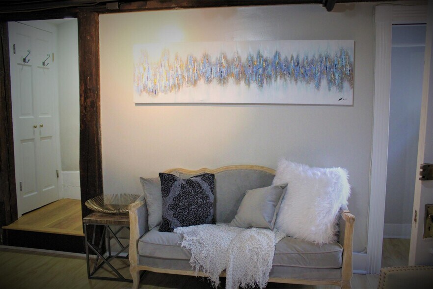 Building Photo - 7 Champney Pl