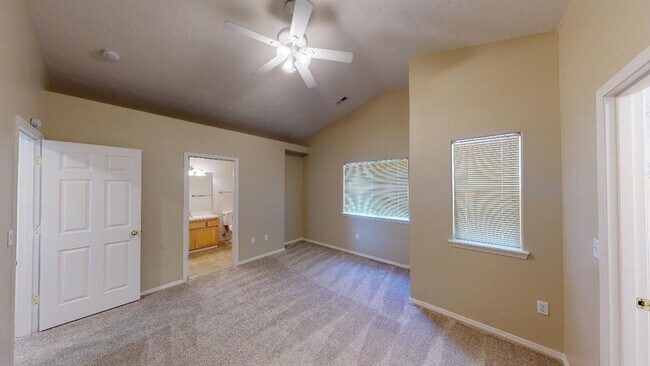 Building Photo - Updated Two Level Home in Sandy with Backyard. Pet Friendly