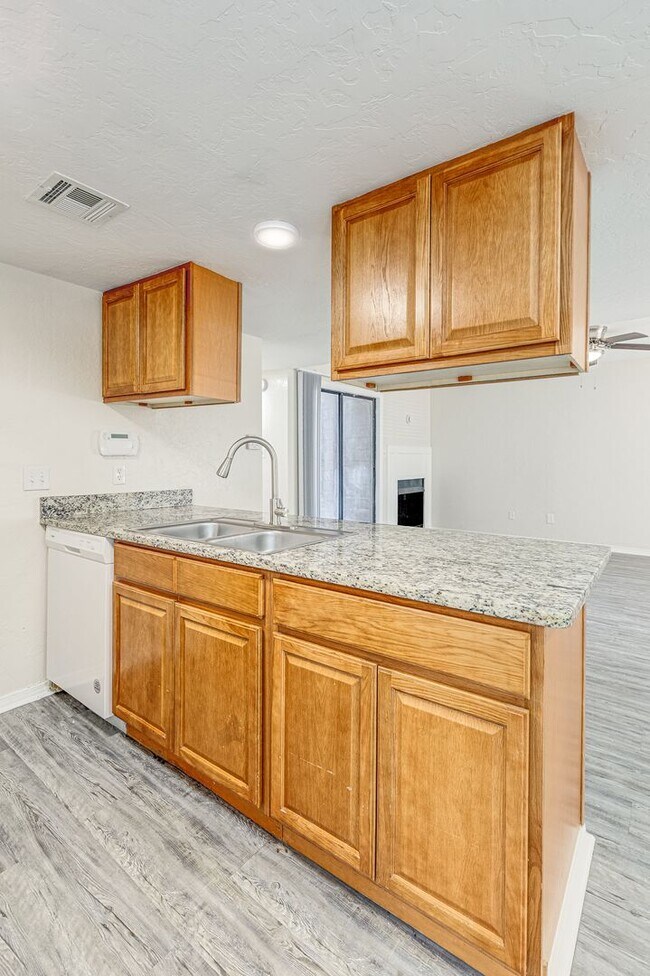 Building Photo - $899 Move In Special - Beautiful 2 bedroom 2 bathroom Apartment with Washer/Dryer hookups